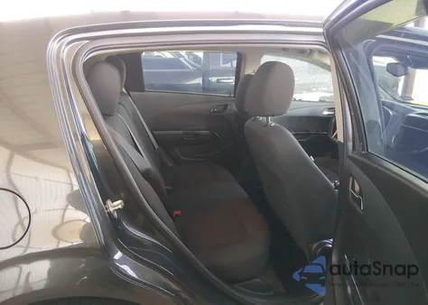 2018 Chevrolet Sonic Lt Auto z USA, uszkodzony, nr VIN 1G1JD6SB6J4101296